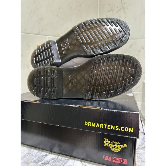 Sex Pistols Backhand Straw Grain Boot in White Dr. Martens - Picture 3 of 7